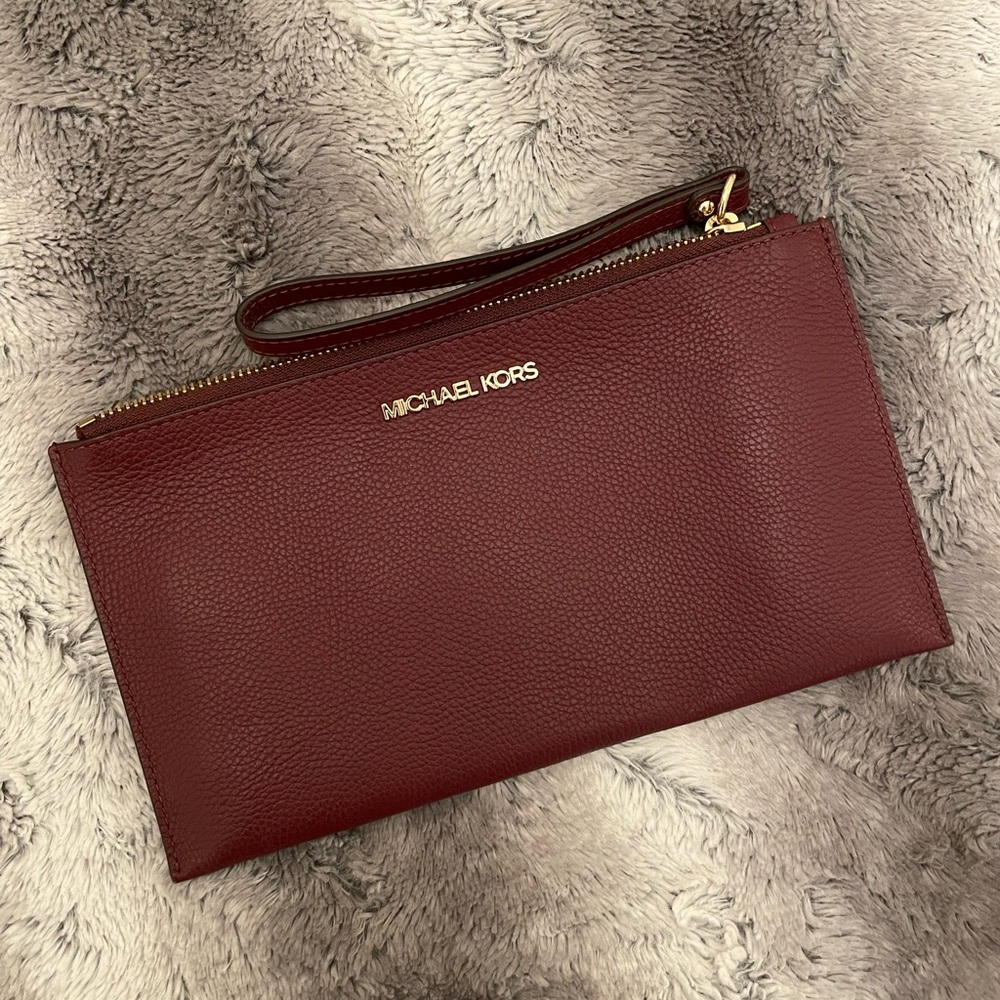 Cute Michael Kors Wristlet - Like New!